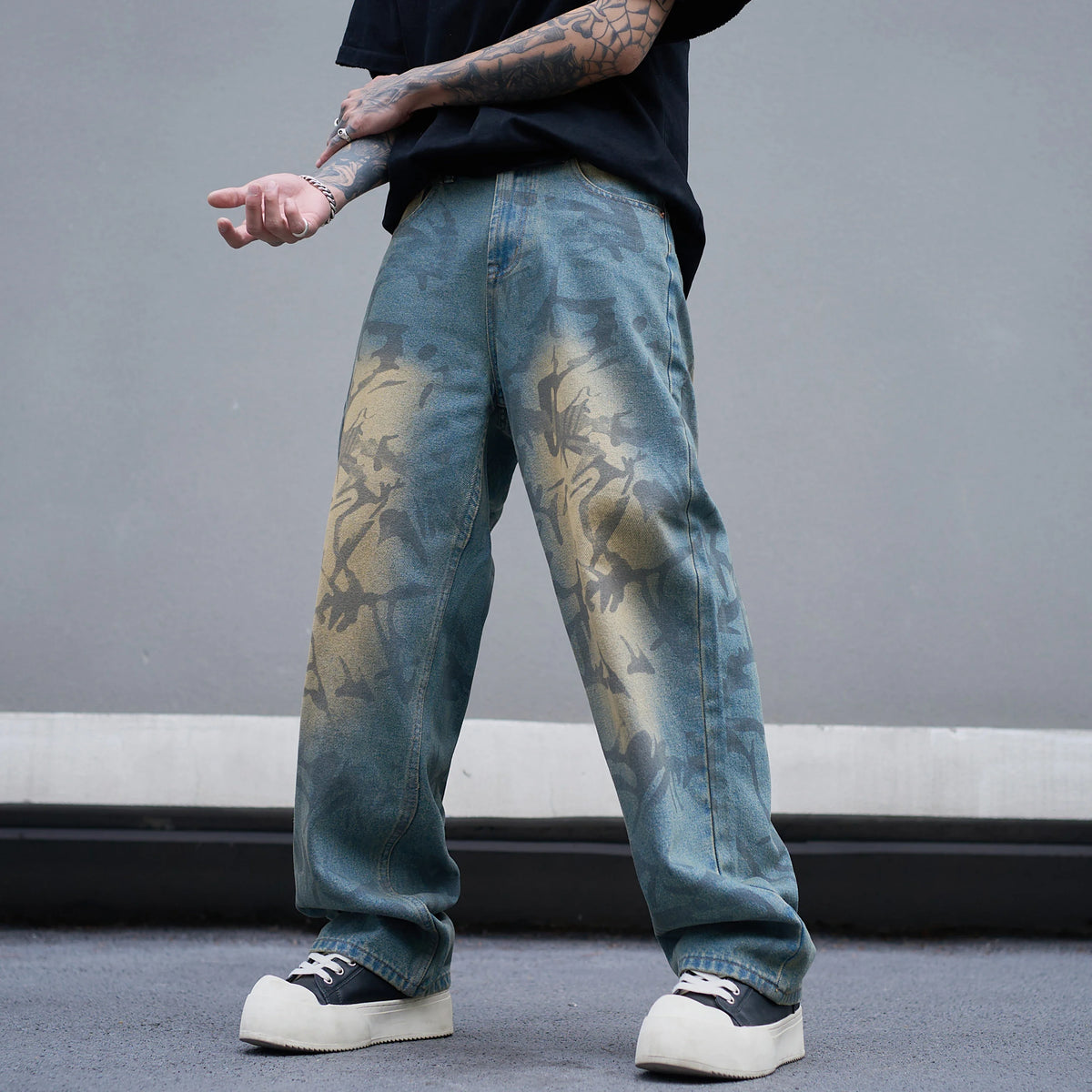 Stylish Rock N Roll Loose Fitting Washed Jeans