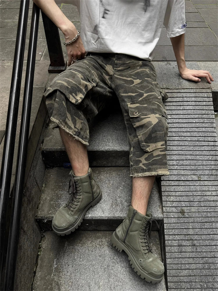 Camo Cargo Cropped Jorts