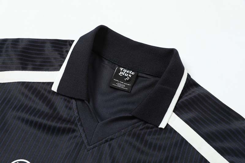 DAXUEN Long sleeve T-shirt styled like a football jersey