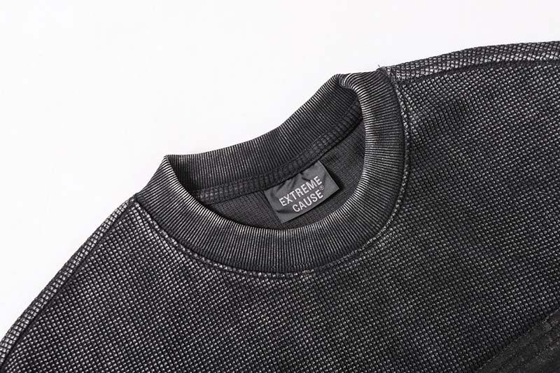 DAXUEN Relaxed-fit mock neck t-shirt with textured panel