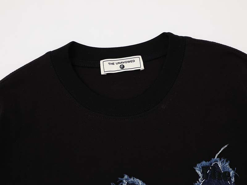 DAXUEN Oversized T-shirt with cat graphic and text