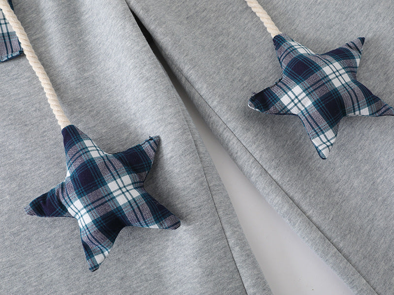 Loose-fitting balloon pants with plaid details