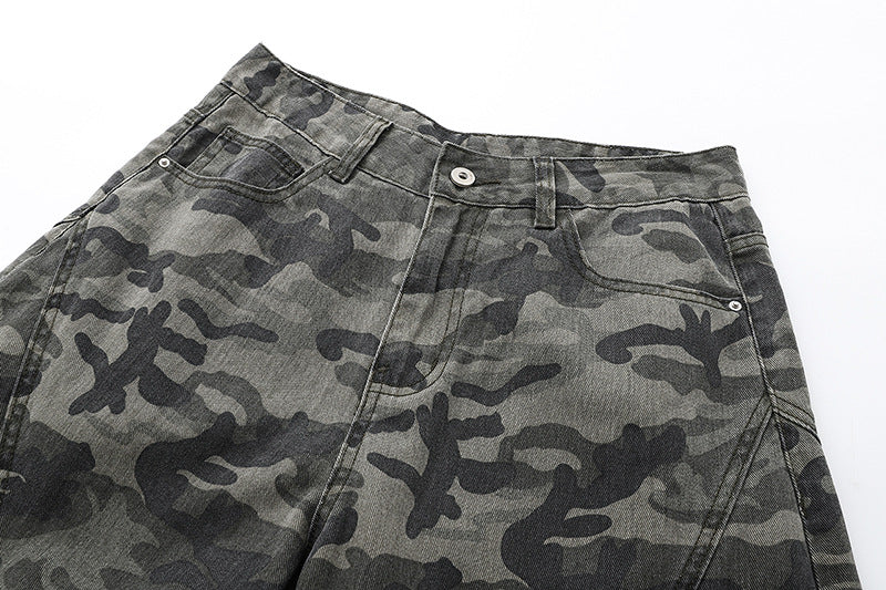 Wide-leg camouflage cargo pants