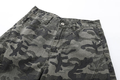 Wide-leg camouflage cargo pants