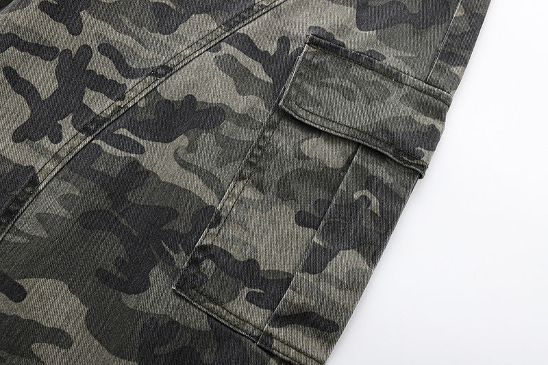 Wide-leg camouflage cargo pants
