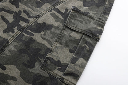 Wide-leg camouflage cargo pants