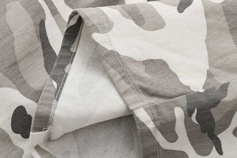 Camouflage wide-leg cargo pants