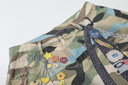 Multicolor camouflage cargo shorts with patches