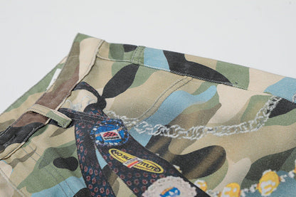 Multicolor camouflage cargo shorts with patches