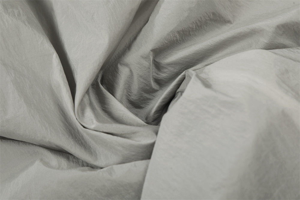 DAXUEN Lightweight hooded jacket in light grey and black
