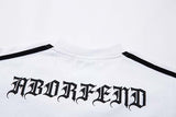 DAXUEN Gothic emblem V-neck T-shirt with printed graphics