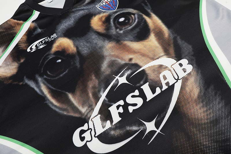DAXUEN Short-sleeve athletic V-neck T-shirt with dog graphic