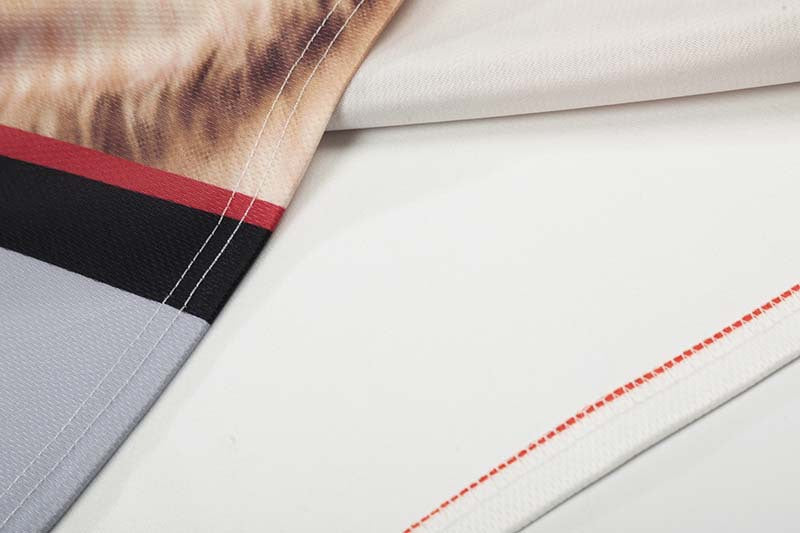 DAXUEN White short-sleeved T-shirt with cat graphic and colour blocking