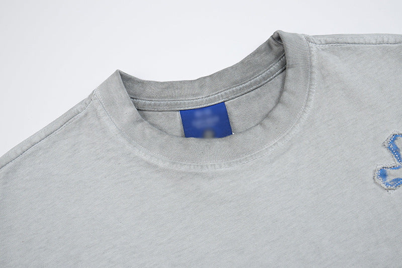 DAXUEN Distressed cross patch short-sleeved T-shirt