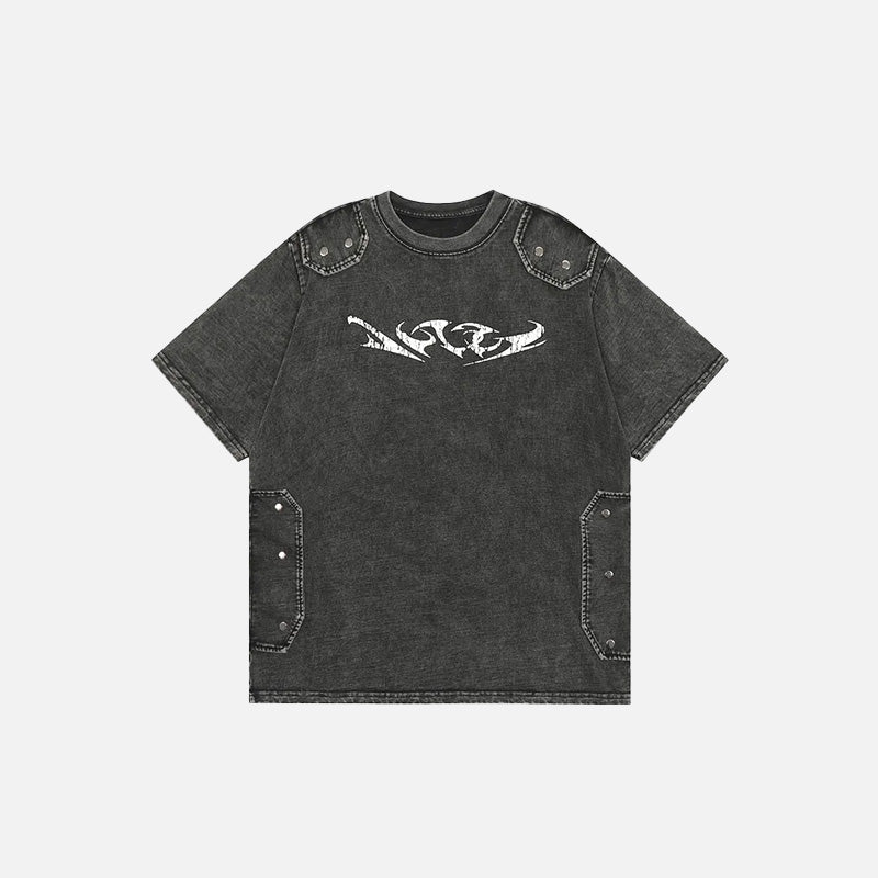 Front view of the black Vintage Retro Embroidery Patch T-shirt  in a gray background