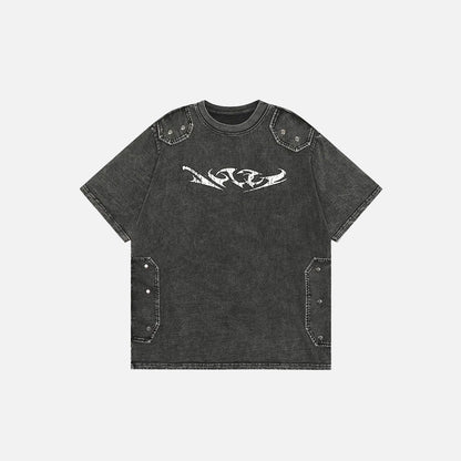 Front view of the black Vintage Retro Embroidery Patch T-shirt  in a gray background