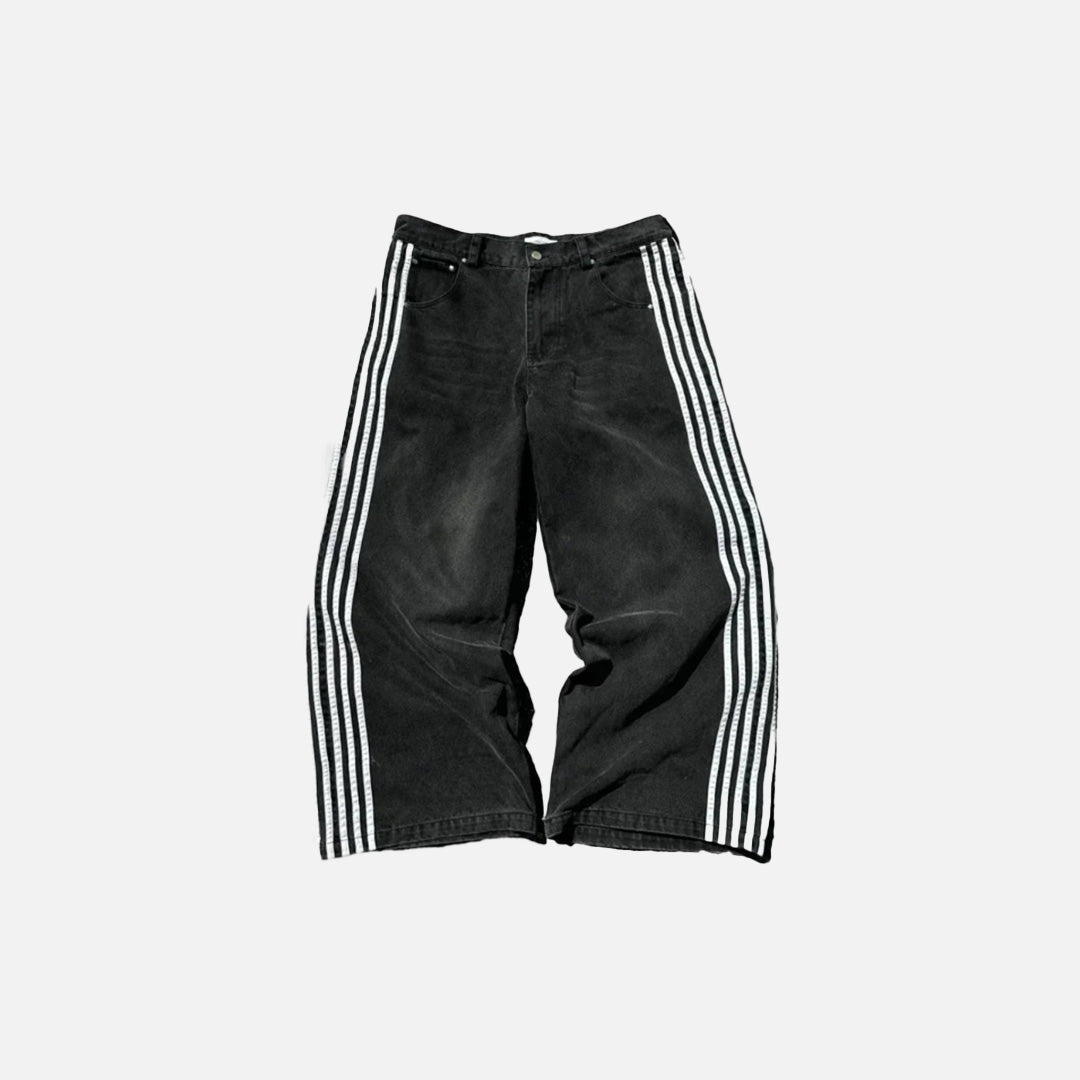 Front vew of the white black Metro Renegade Jeans