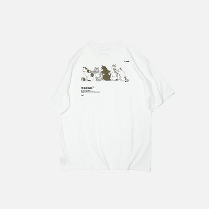 Rubbing Bath Cats Print T-shirt