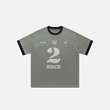 Front view of the gray Retro Oversized Letter Print T-shirt in a gray background 