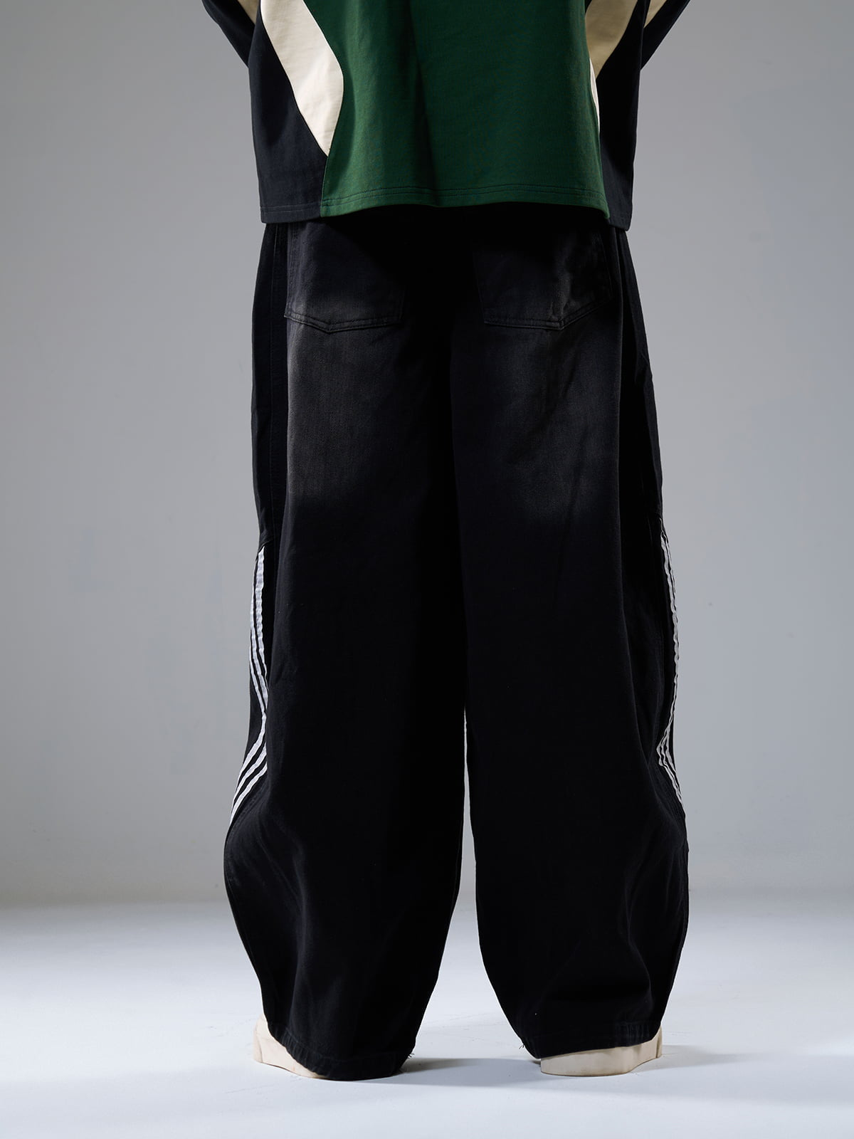 Contrast Side Stripe Denim Barrel Jeans - 2504; Black / S, Black / M, Black / L, Black / XL, Black / 2XL, Black / 3XL