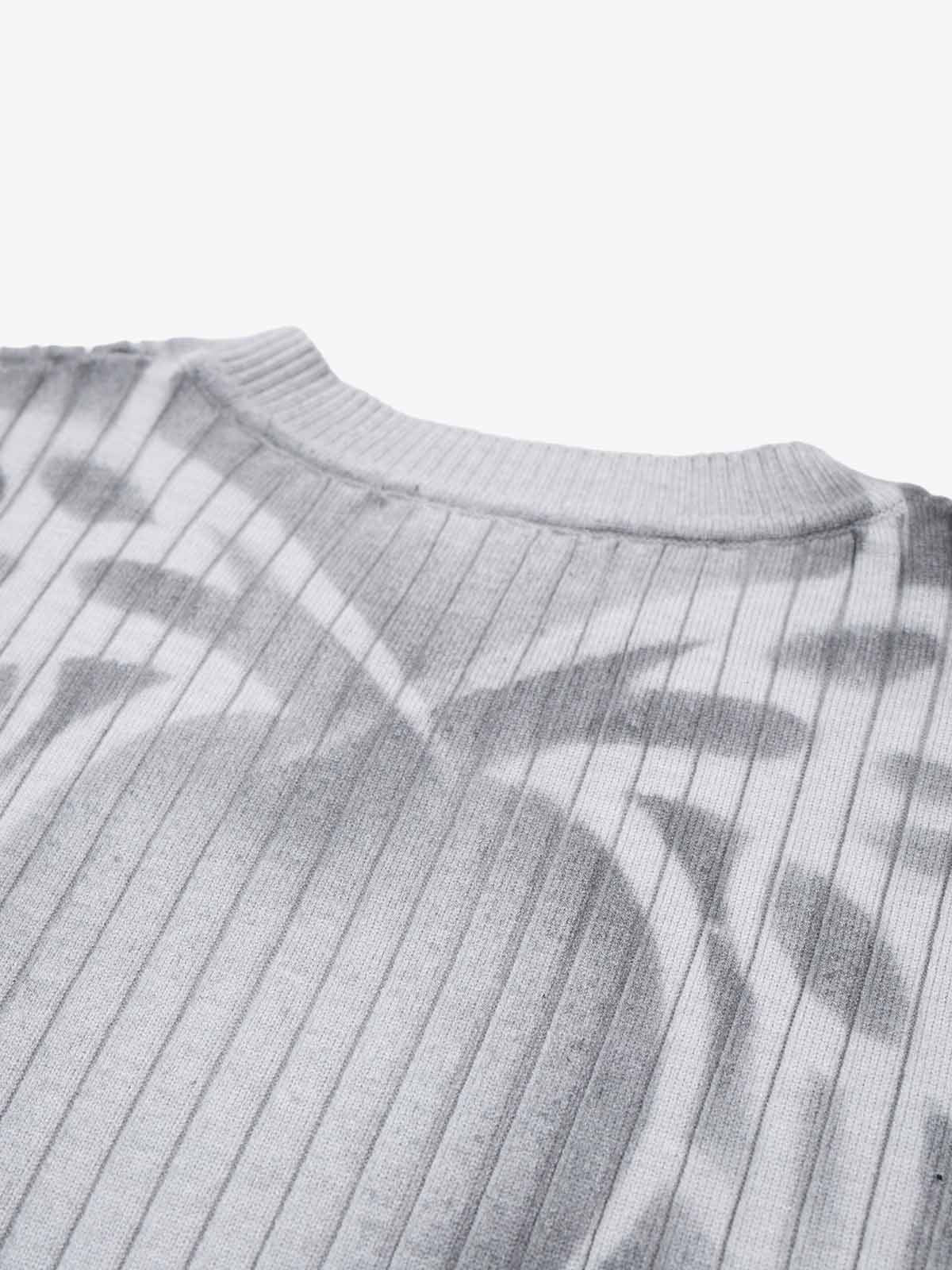 Thorn Graphic Dark Knit Top; Light Grey / M, Light Grey / L, Light Grey / XL