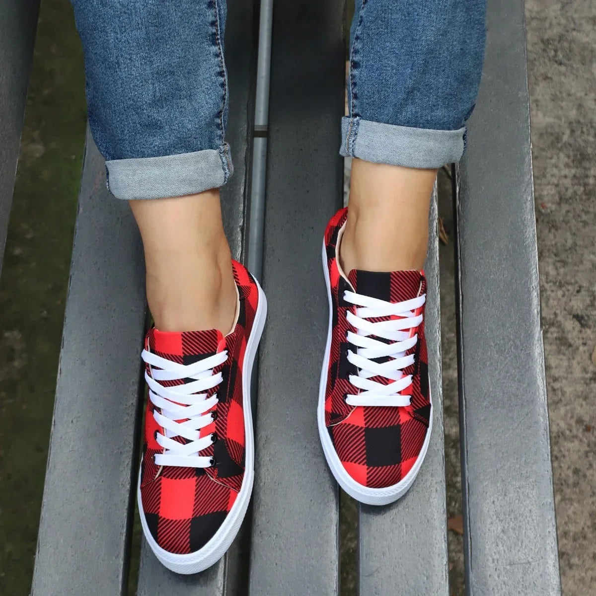 Lace-up Flat Plaid Shoes