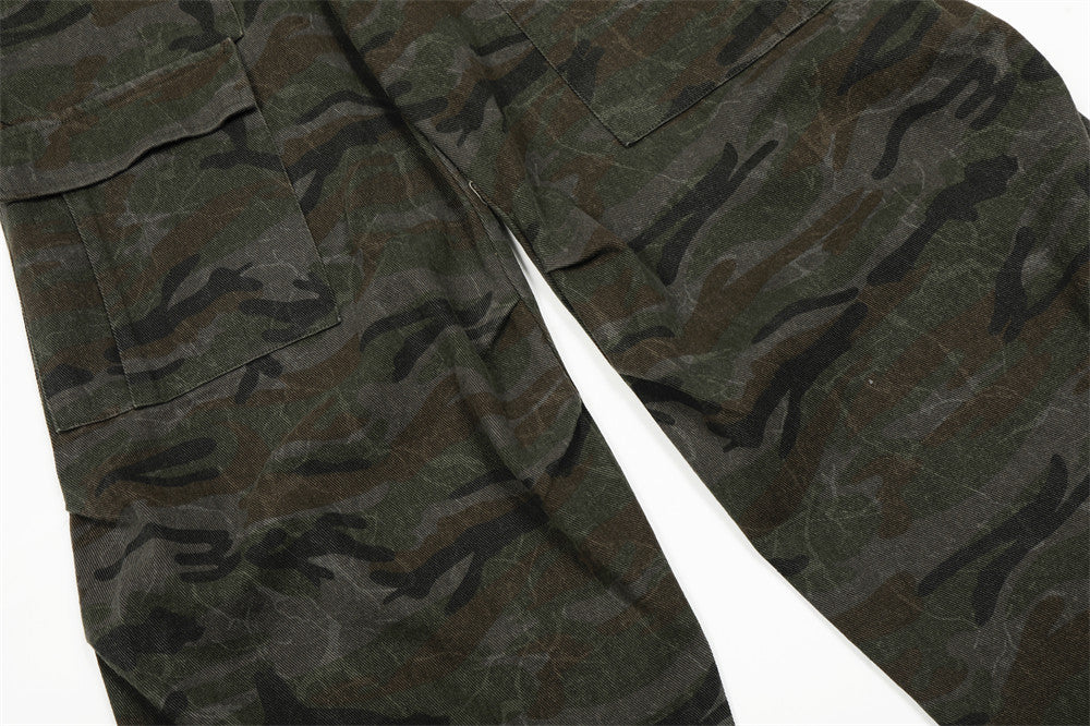 DAXUEN Wide-leg cargo pants in camouflage pattern