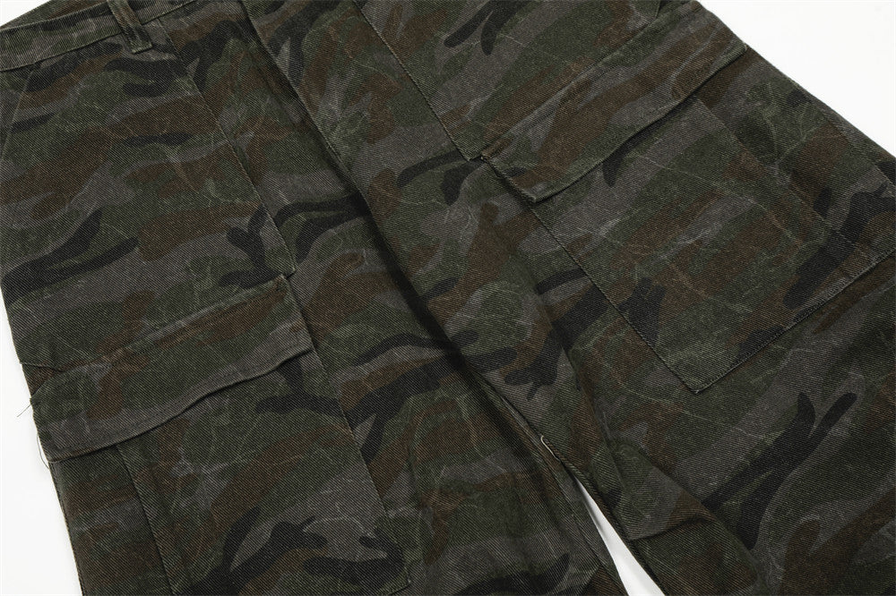 DAXUEN Wide-leg cargo pants in camouflage pattern