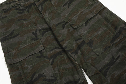 DAXUEN Wide-leg cargo pants in camouflage pattern