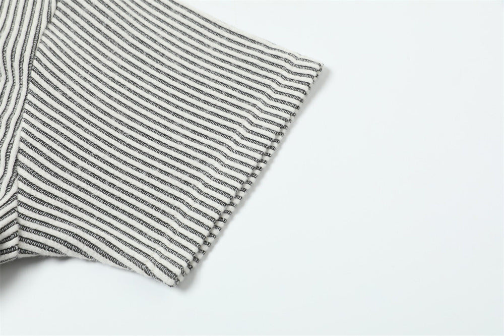 DAXUEN Short-sleeved button-up shirt with vertical stripes
