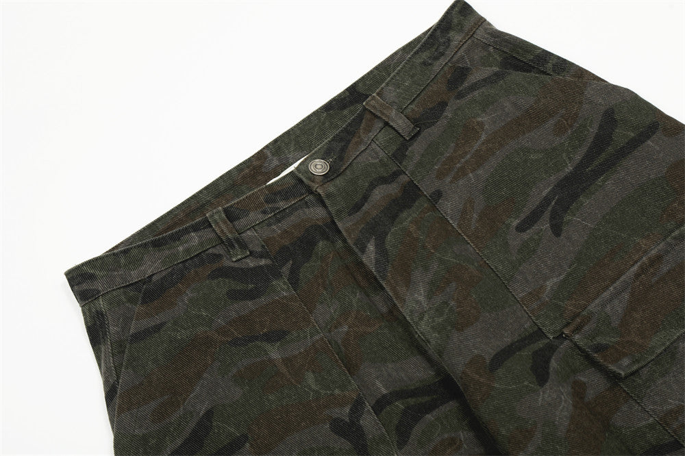 DAXUEN Wide-leg cargo pants in camouflage pattern