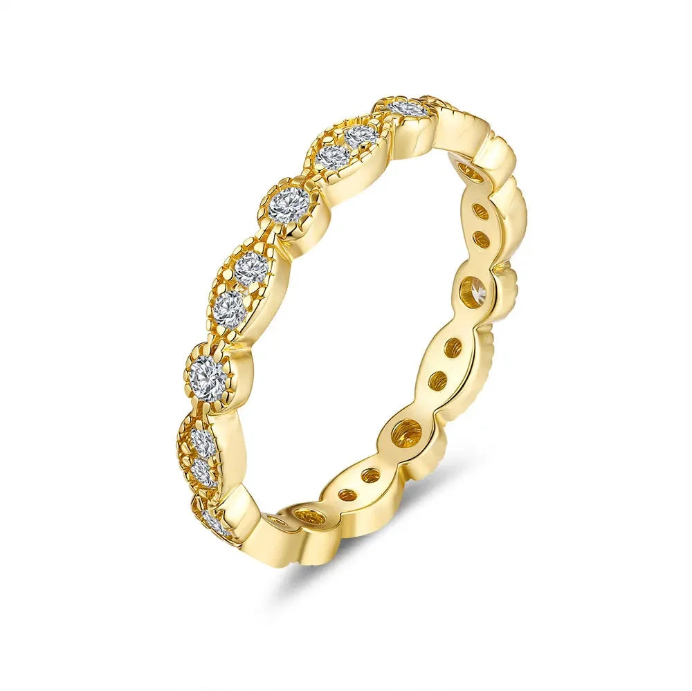 18k Gold Moissanite Diamond Enclosed Ring
