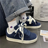 Versatile Retro Chic Casual Sneaker