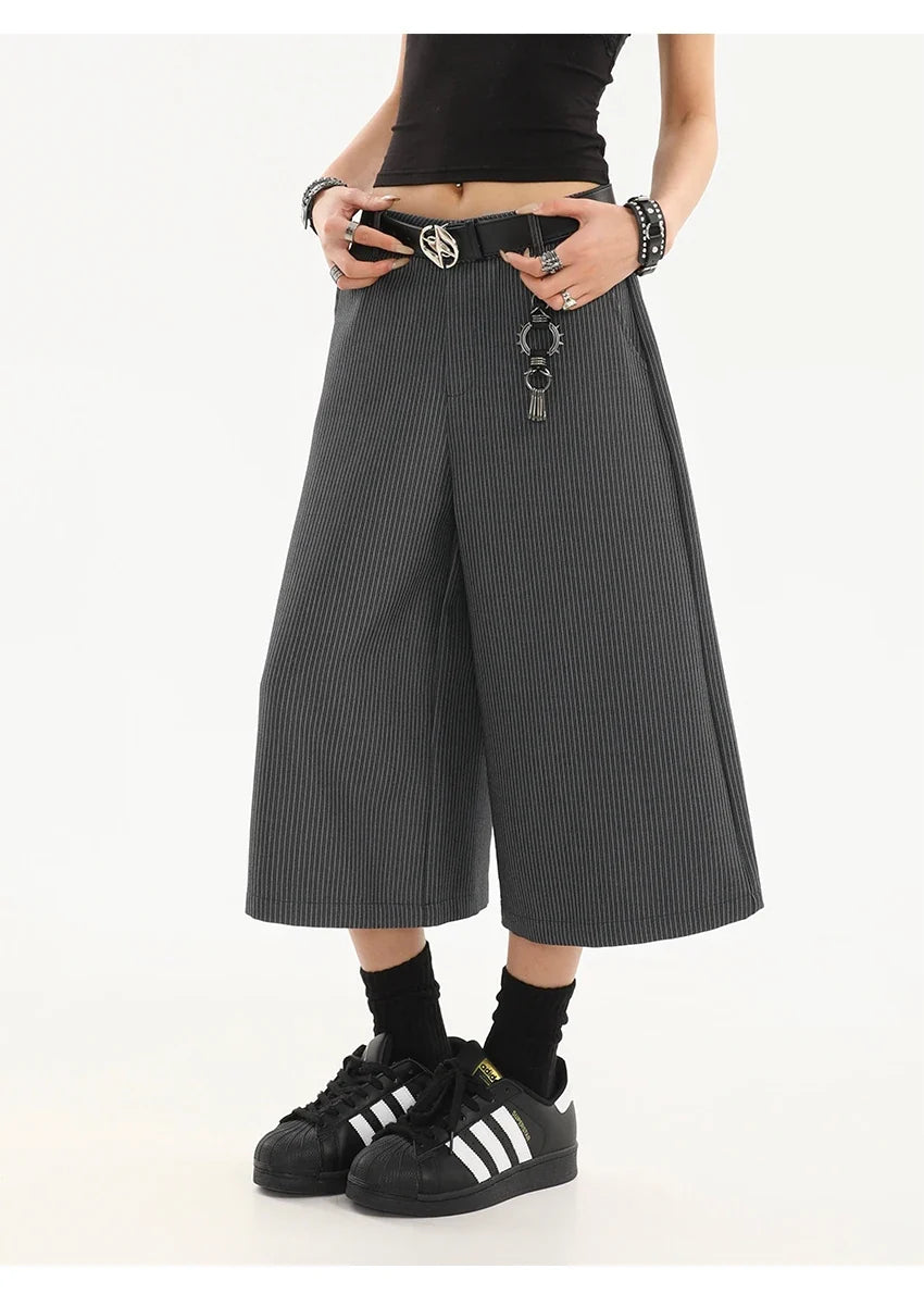 Striped Vintage High-Waisted Capri Jorts