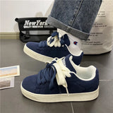 Versatile Retro Chic Casual Sneaker