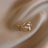 Elegant White Acrylic Copper Alloy Ring