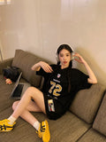 Retro Stylish Letter Graphic V-Neck T-Shirt