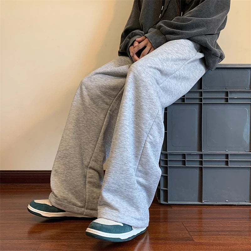Model wearing the gray Casual Baggy Relaxed Sweatpants