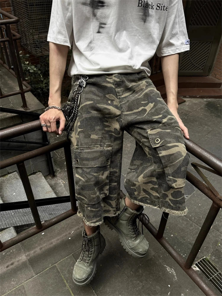 Camo Cargo Cropped Jorts