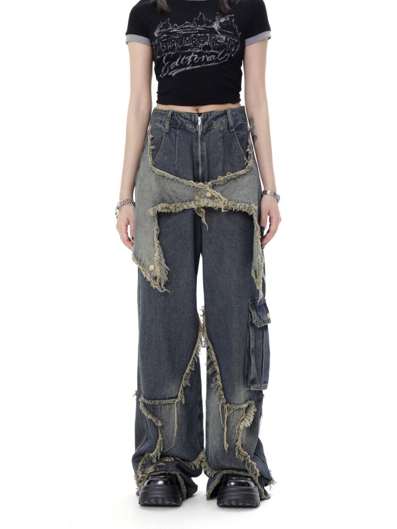A model wearing star jean front view