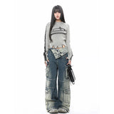 Model wearing the blue Baggy Cargo Jeans