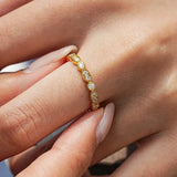 18k Gold Moissanite Diamond Enclosed Ring