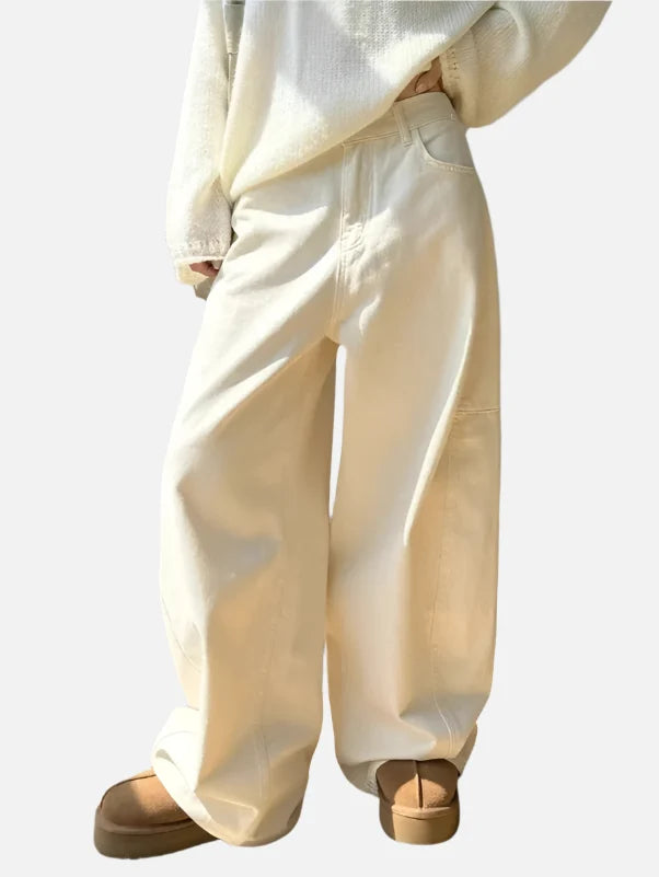 Model wearing the beige Flowy Freedom Pants