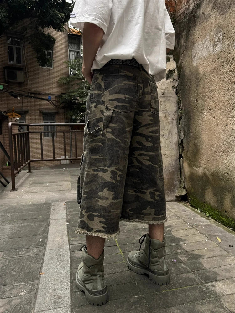 Camo Cargo Cropped Jorts