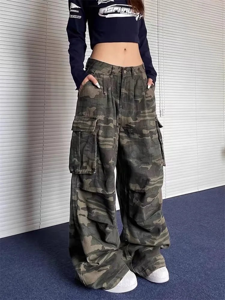 Stylish Camouflage Cargo Shorts