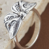 Geometric Carved Pattern Bat Ring