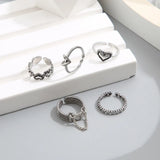 Heart Set Rings With Chains
