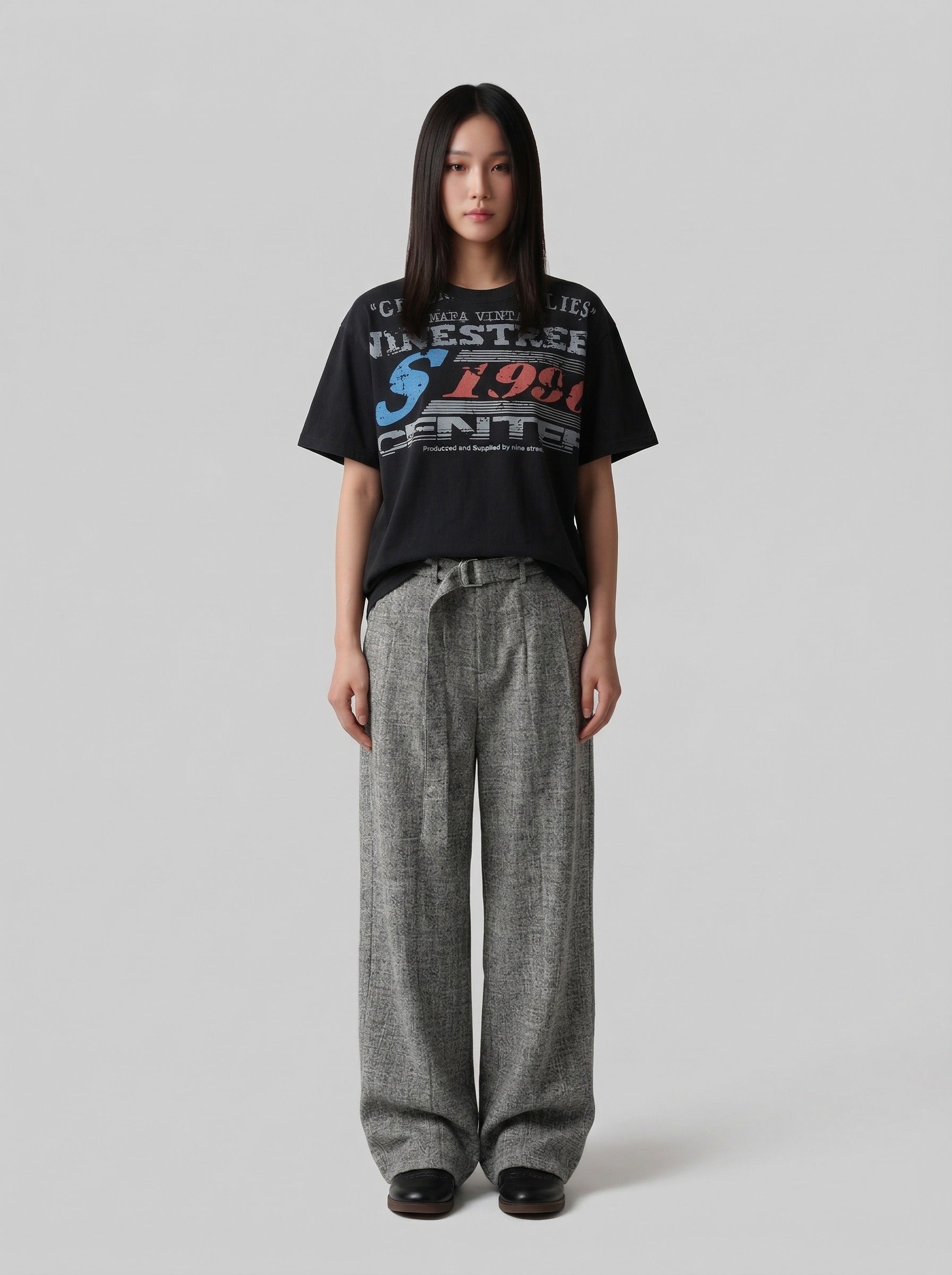 VINESTREE Distressed Graphic T-Shirt