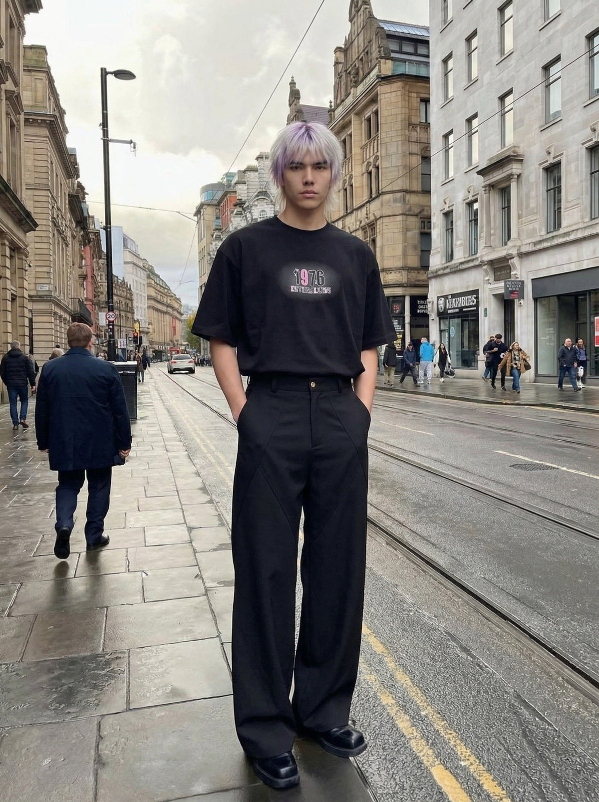 DAXUEN Relaxed-fit short-sleeved graphic T-shirt — model photo