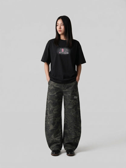 DAXUEN Relaxed-fit short-sleeved graphic T-shirt — model photo